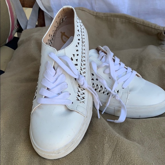 Sneakers - Picture 2 of 5